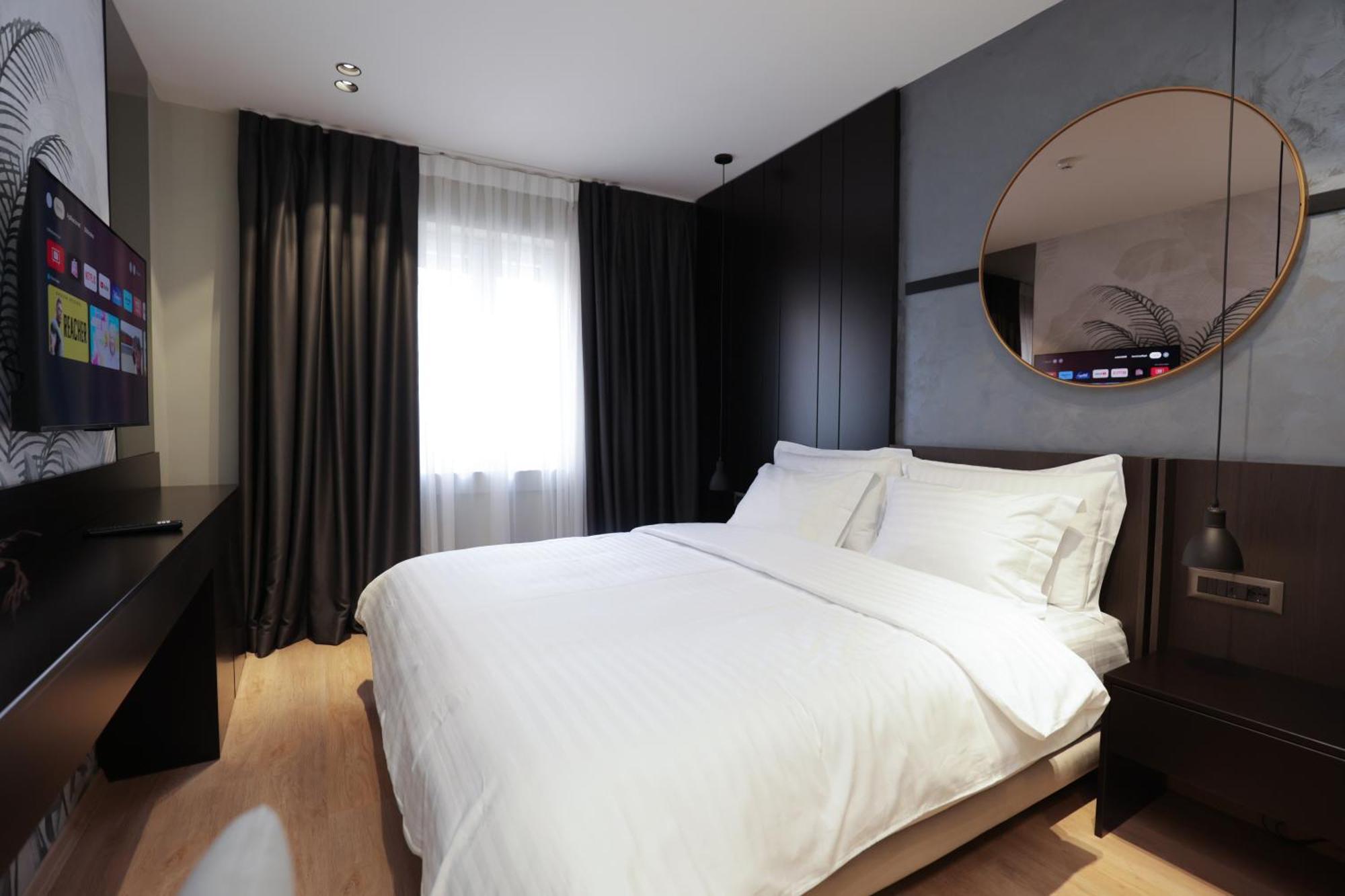 Gremmy Boutique Hotel Тирана Екстериор снимка