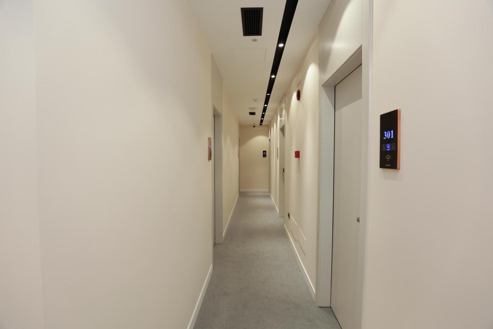 Gremmy Boutique Hotel Тирана Екстериор снимка
