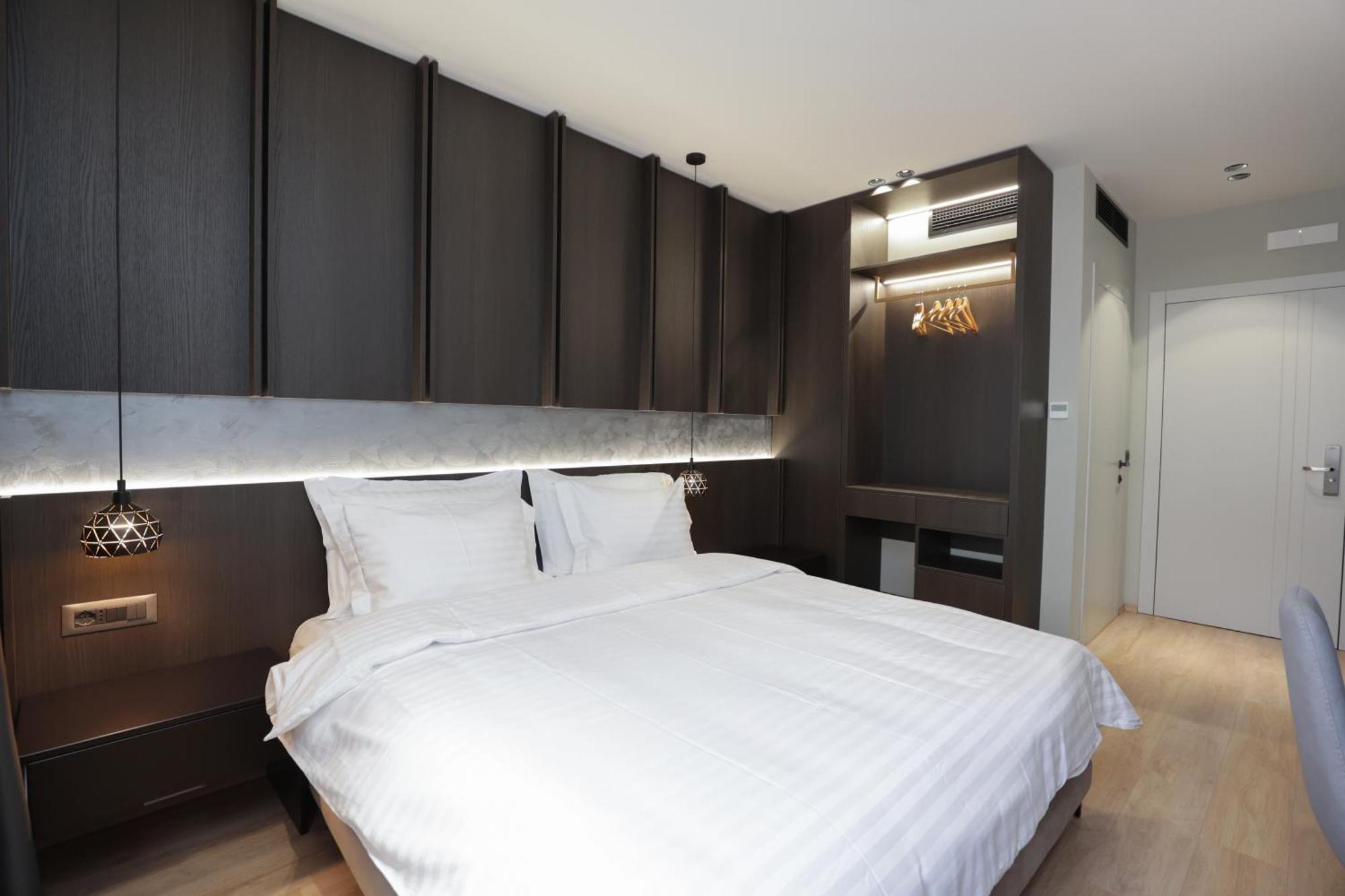Gremmy Boutique Hotel Тирана Екстериор снимка