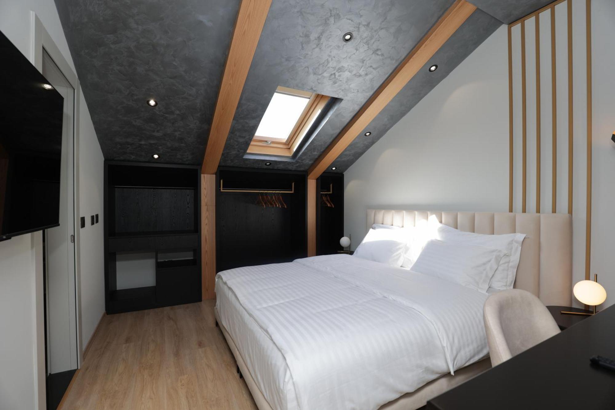 Gremmy Boutique Hotel Тирана Екстериор снимка