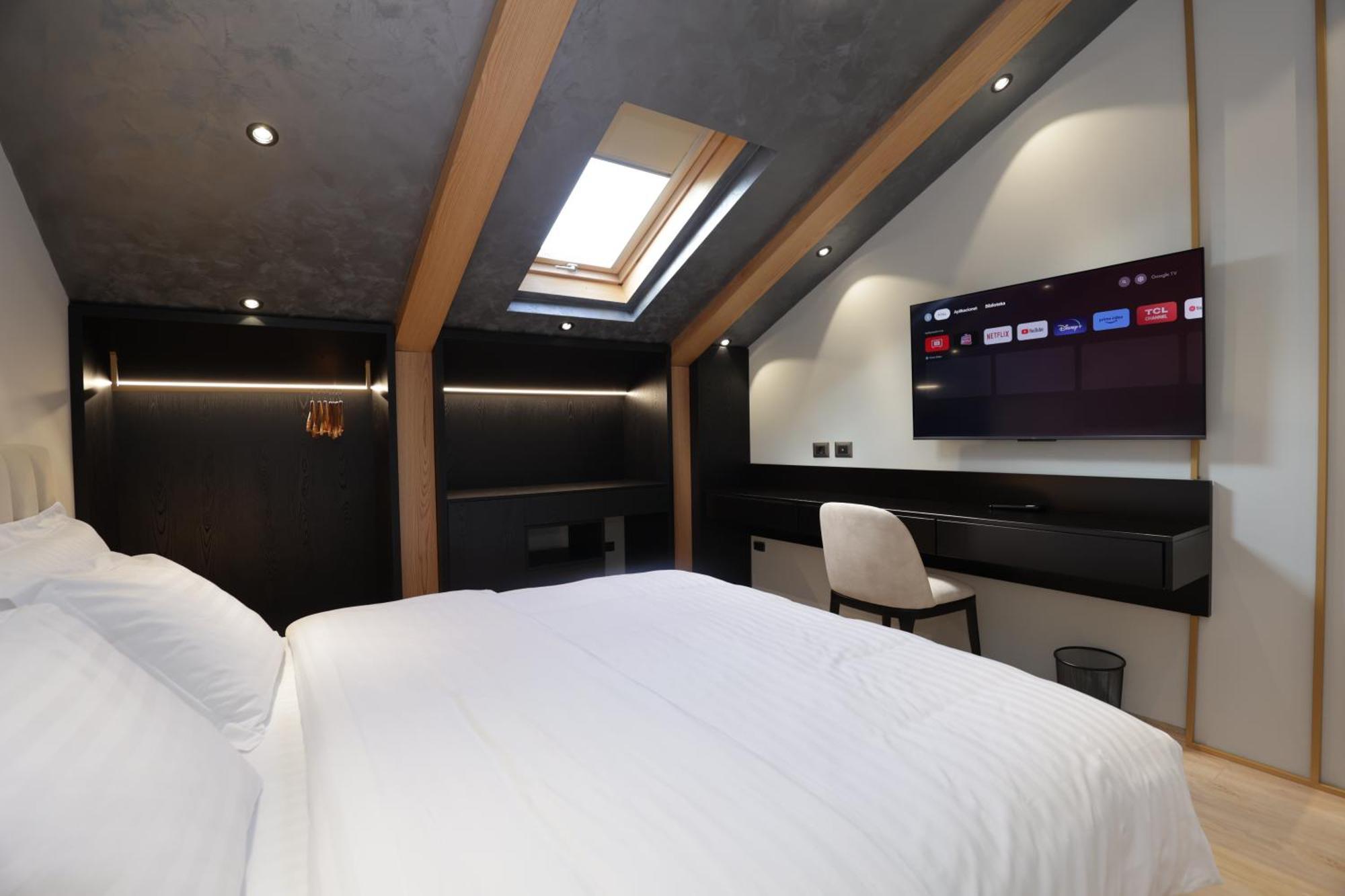 Gremmy Boutique Hotel Тирана Екстериор снимка