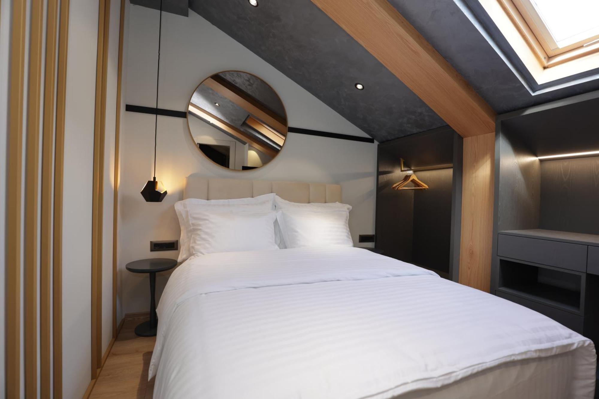 Gremmy Boutique Hotel Тирана Екстериор снимка