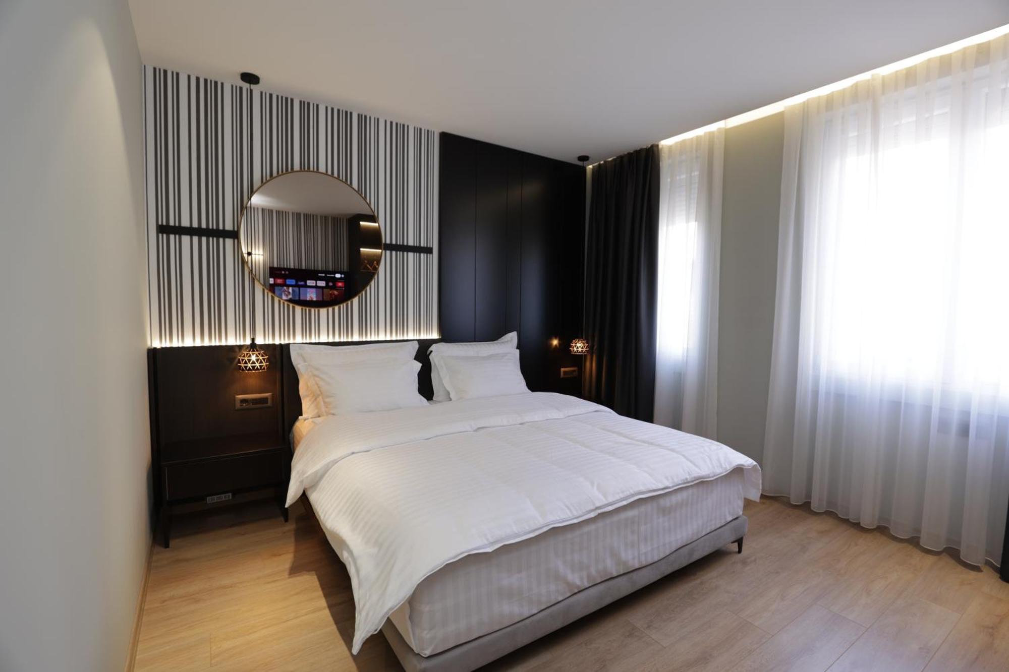 Gremmy Boutique Hotel Тирана Екстериор снимка